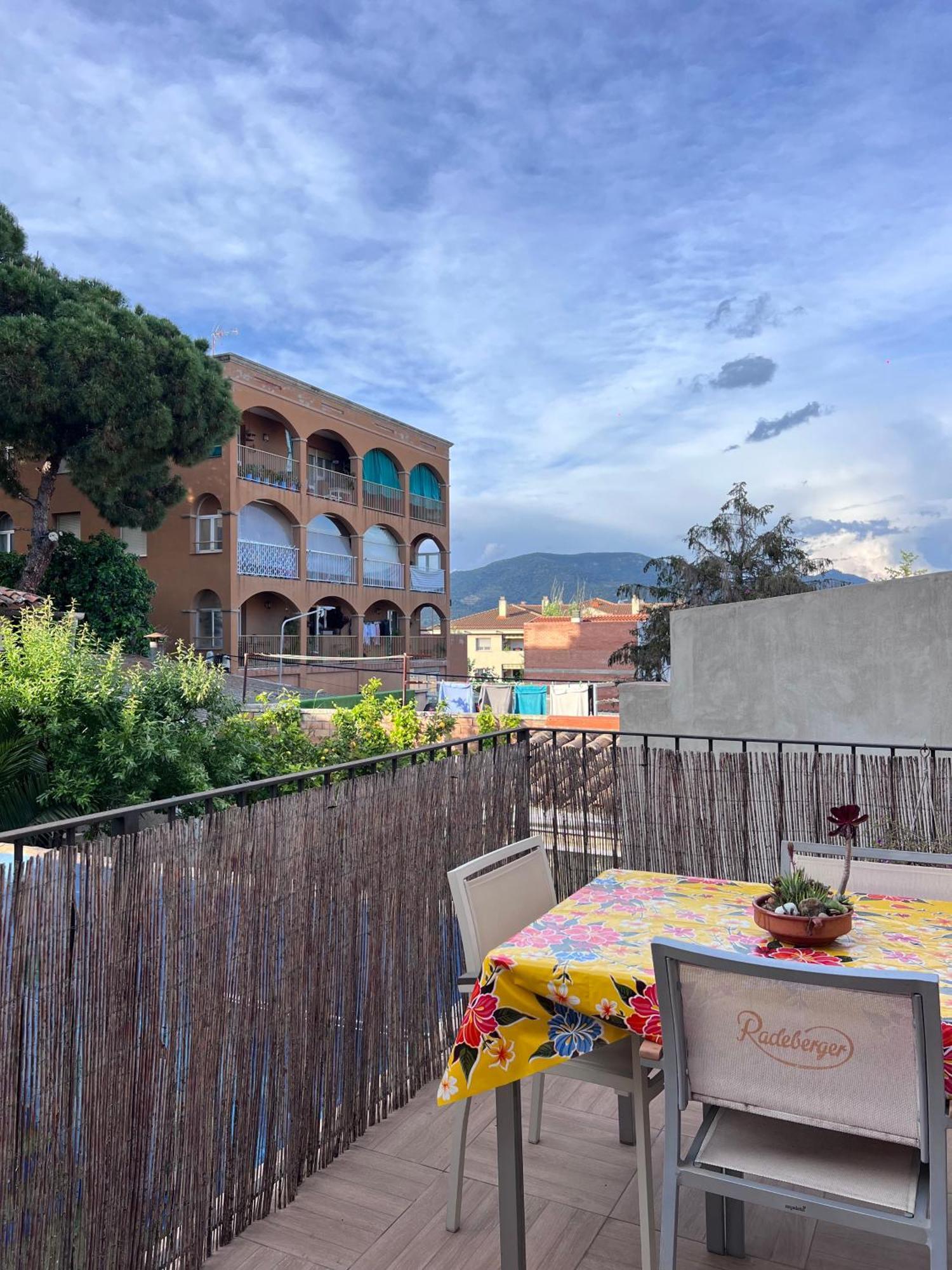 Alojamiento Con Encanto En Planta Superior Ideal Para Trabajo Y Escapadas Familiares En Montserrat Esparreguera Zewnętrze zdjęcie